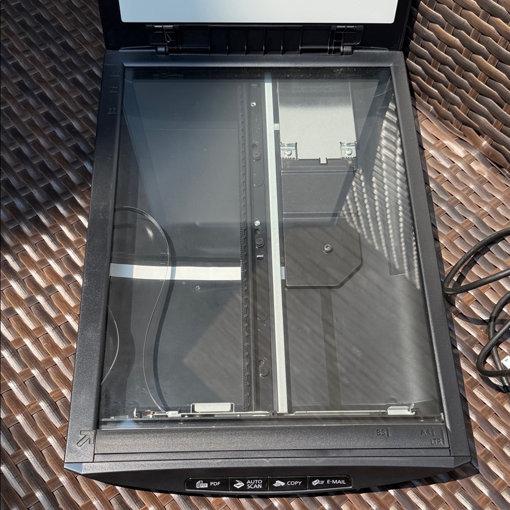 Canon CanoScan LiDE 110 Color Image Scanner - Picture 7 of 8